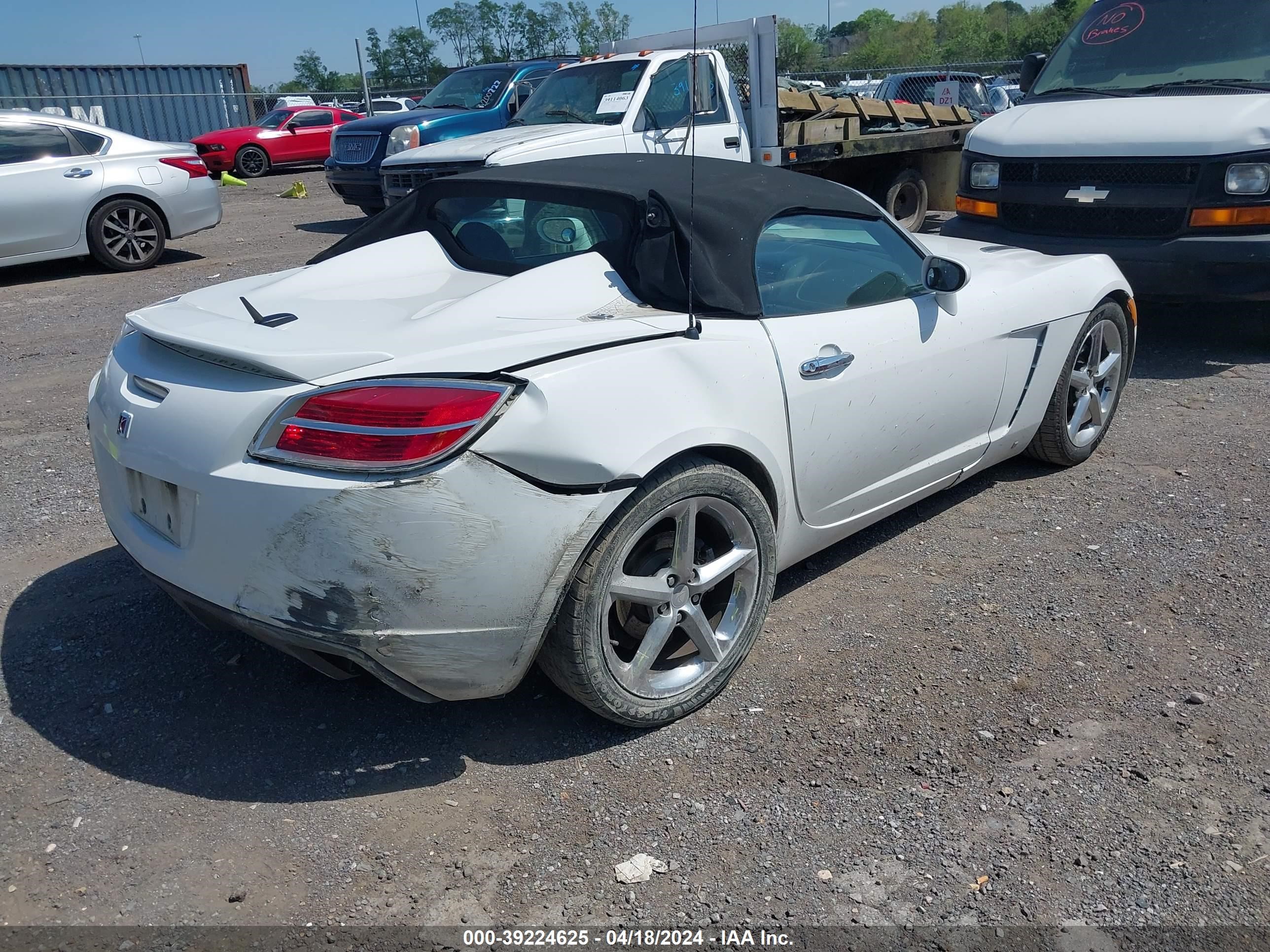 Photo 5 VIN: 1G8MB35B67Y119538 - SATURN SKY 