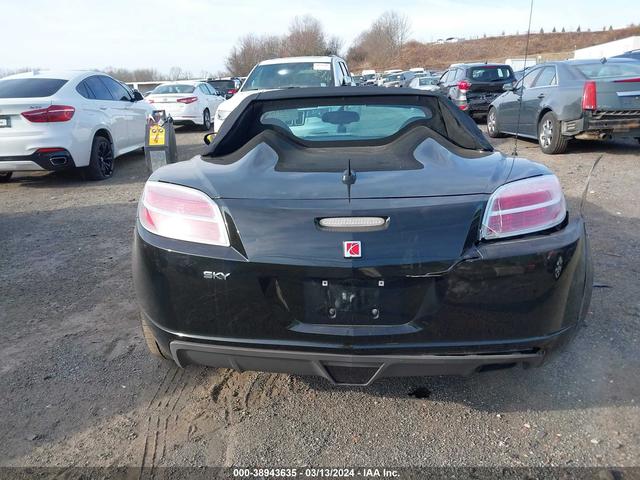 Photo 15 VIN: 1G8MB35B77Y118334 - SATURN SKY 