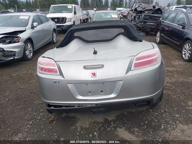 Photo 15 VIN: 1G8MB35B87Y103034 - SATURN SKY 