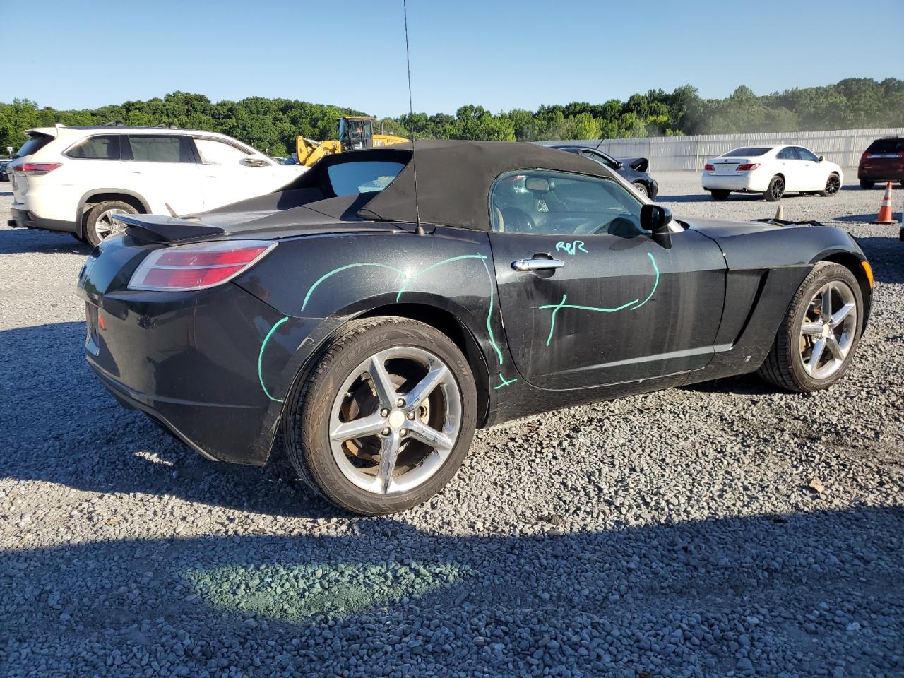 Photo 2 VIN: 1G8MC35B78Y129753 - SATURN SKY 