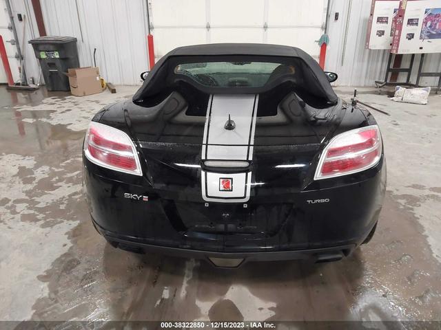 Photo 15 VIN: 1G8MG35X28Y106090 - SATURN SKY 