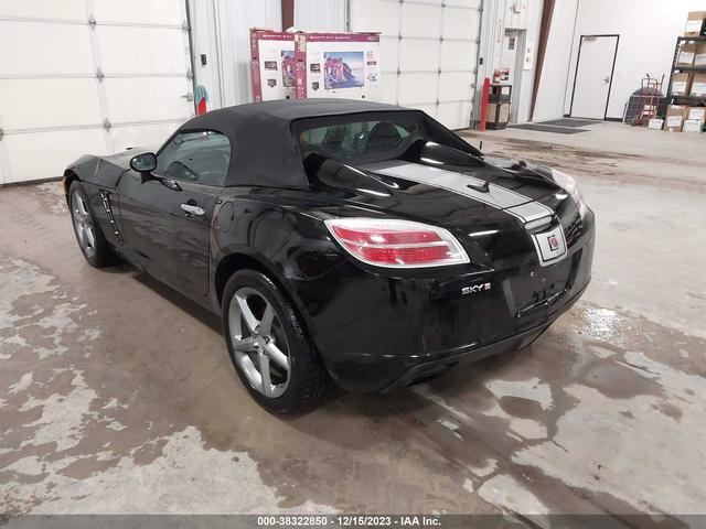 Photo 2 VIN: 1G8MG35X28Y106090 - SATURN SKY 