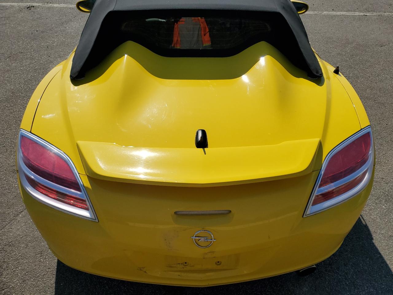 Photo 9 VIN: 1G8MG35X48Y104003 - SATURN SKY 