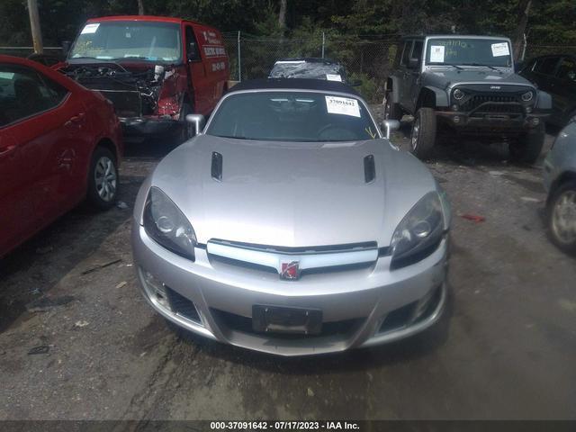 Photo 11 VIN: 1G8MT35X09Y104755 - SATURN SKY 