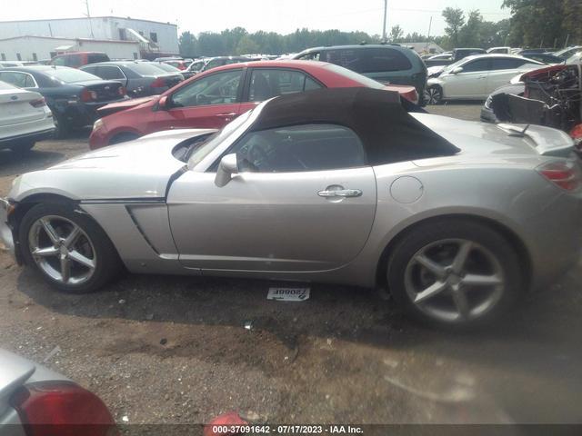 Photo 13 VIN: 1G8MT35X09Y104755 - SATURN SKY 