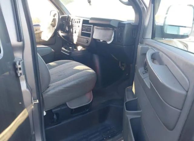 Photo 4 VIN: 1GA2G1DG2A1171371 - CHEVROLET EXPRESS PASSENGER 