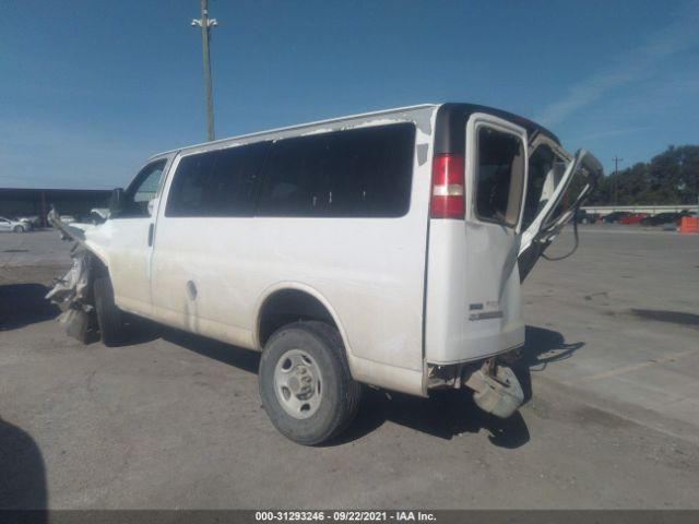 Photo 2 VIN: 1GA2GYDG0A1128687 - CHEVROLET EXPRESS PASSENGER 