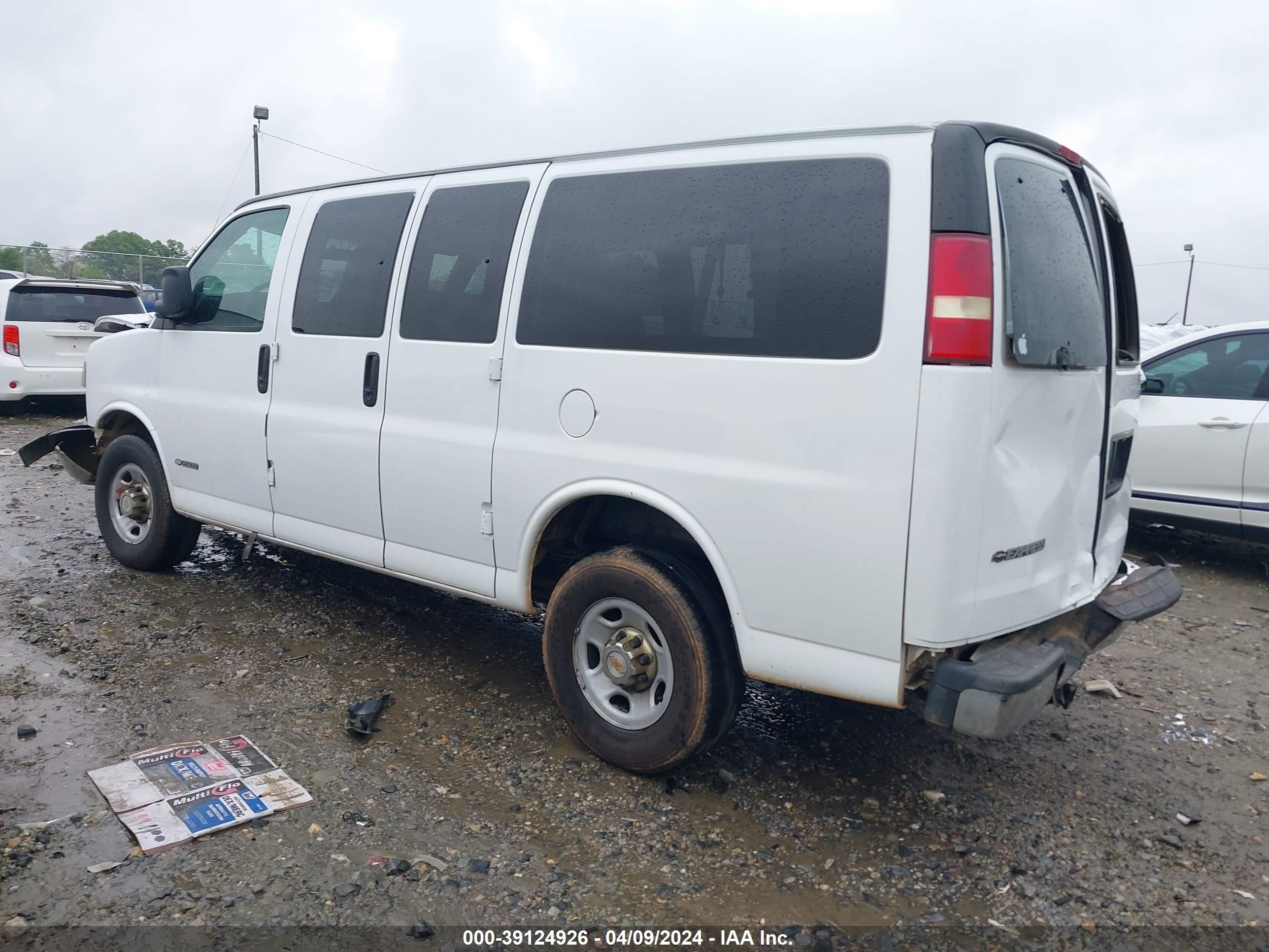 Photo 2 VIN: 1GAGG25U441219067 - CHEVROLET EXPRESS 