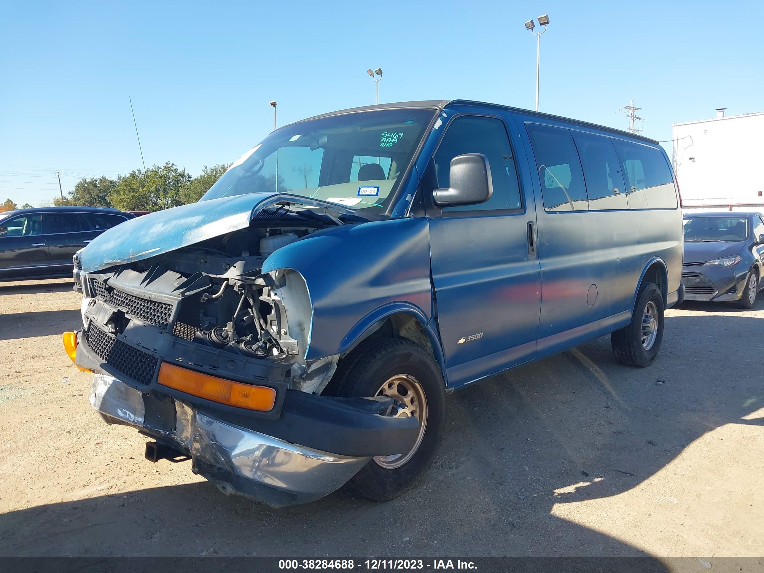 Photo 1 VIN: 1GAHG35U251259692 - CHEVROLET EXPRESS 