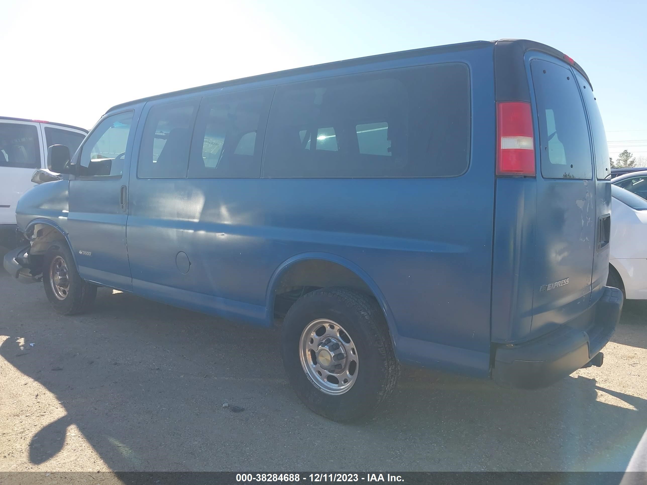 Photo 2 VIN: 1GAHG35U251259692 - CHEVROLET EXPRESS 