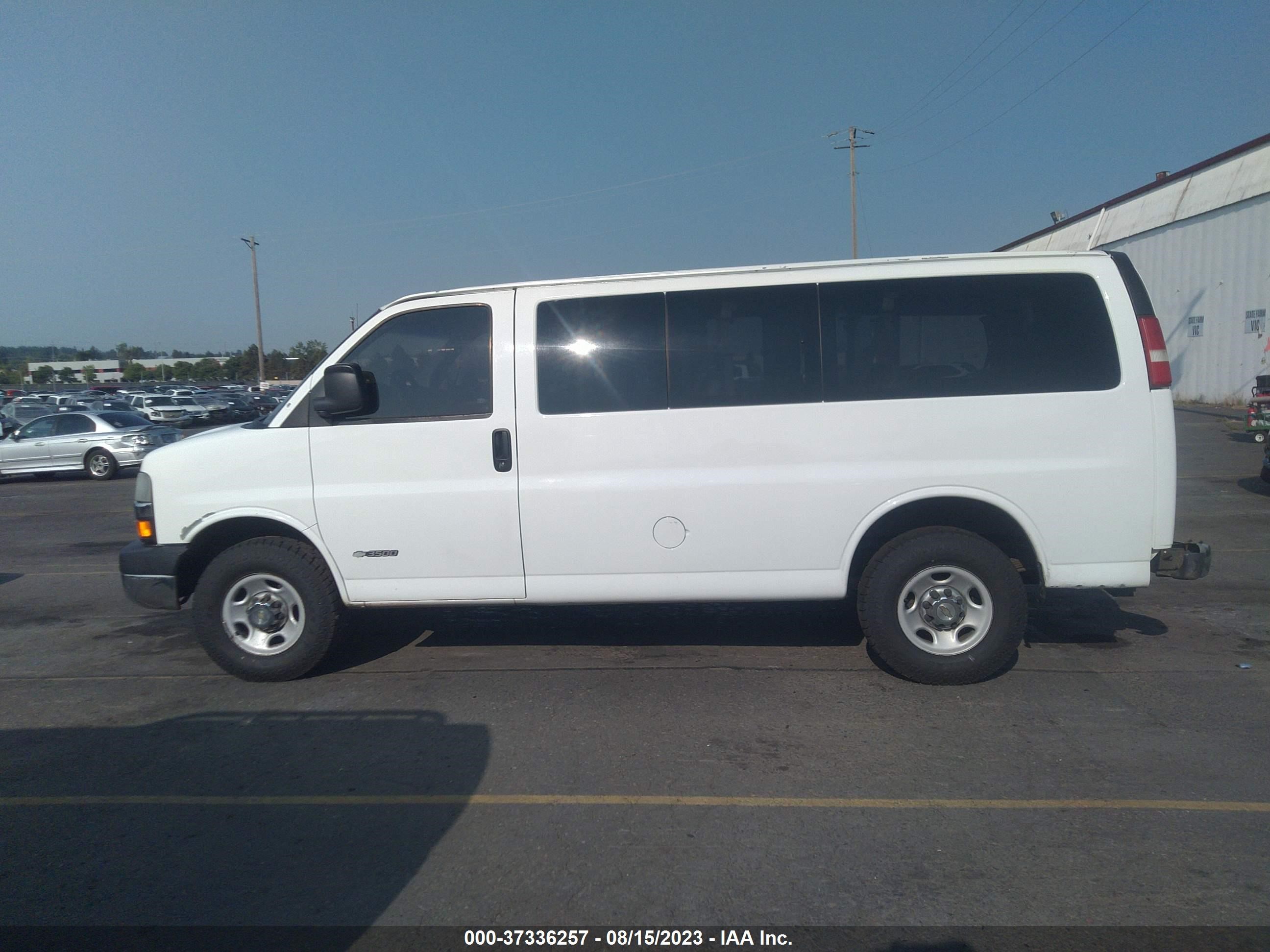 Photo 12 VIN: 1GAHG35U931164933 - CHEVROLET EXPRESS 