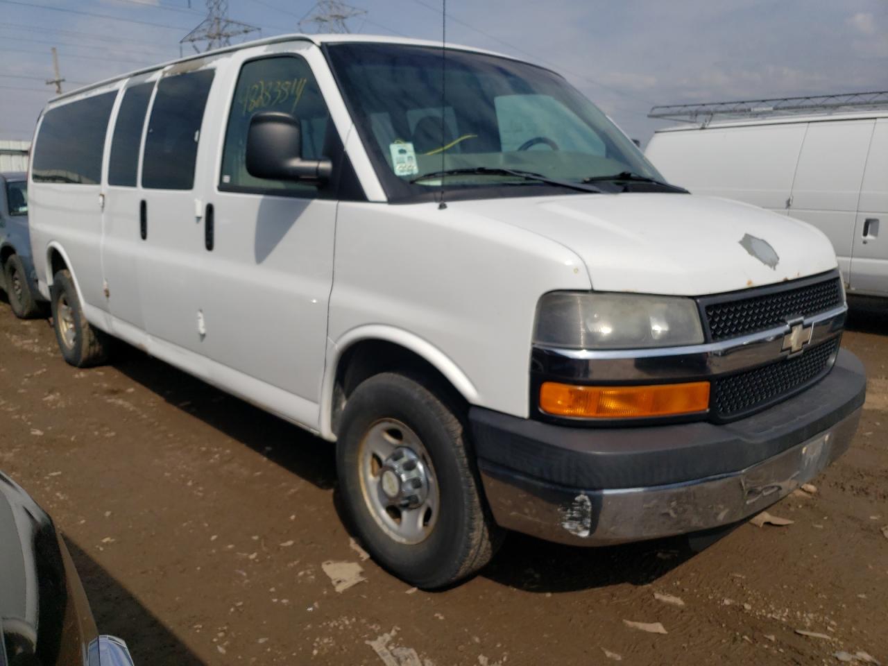 Photo 3 VIN: 1GAHG39K181124961 - CHEVROLET EXPRESS 