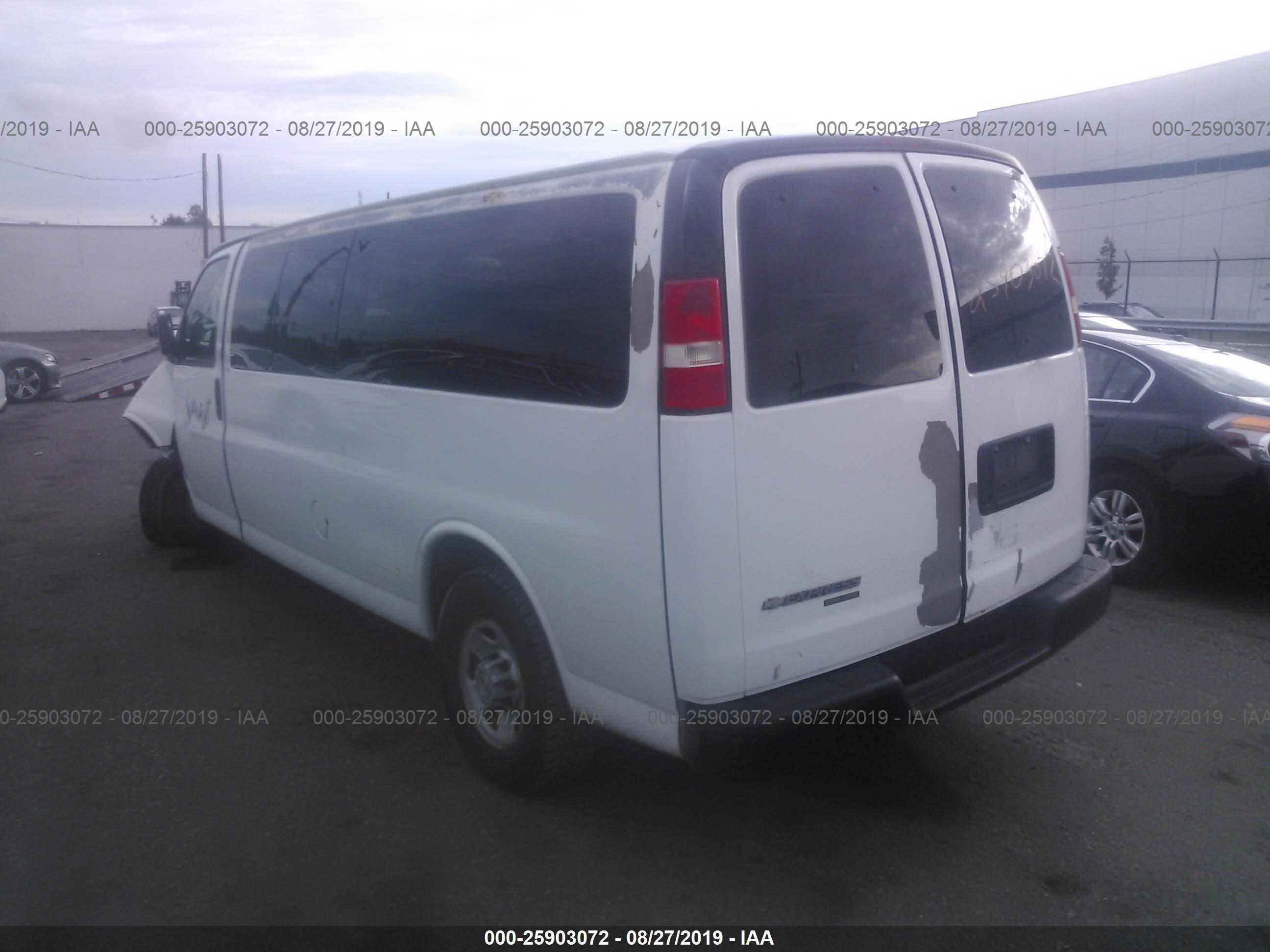 Photo 2 VIN: 1GAHG39K491166011 - CHEVROLET EXPRESS 