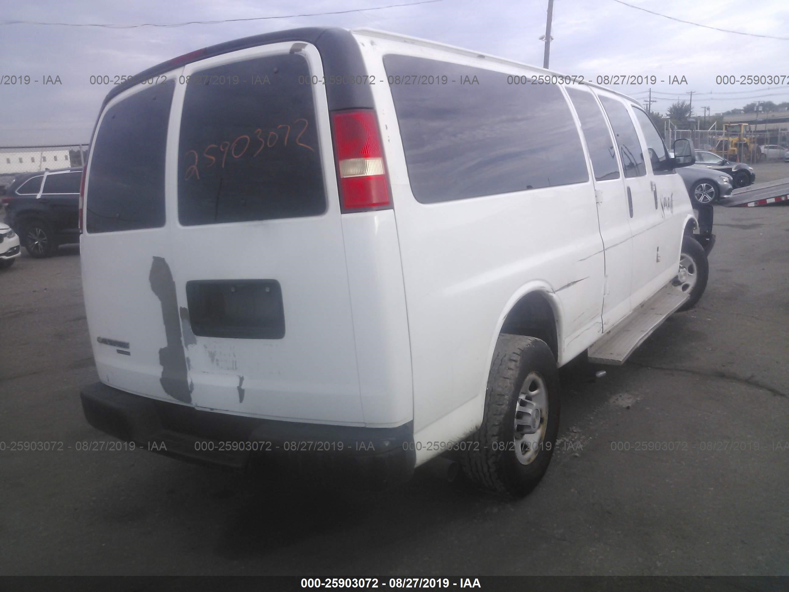 Photo 3 VIN: 1GAHG39K491166011 - CHEVROLET EXPRESS 