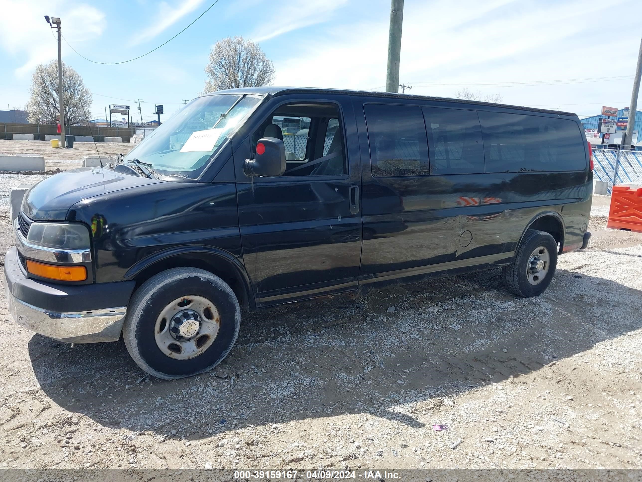 Photo 1 VIN: 1GAHG39K681167644 - CHEVROLET EXPRESS 