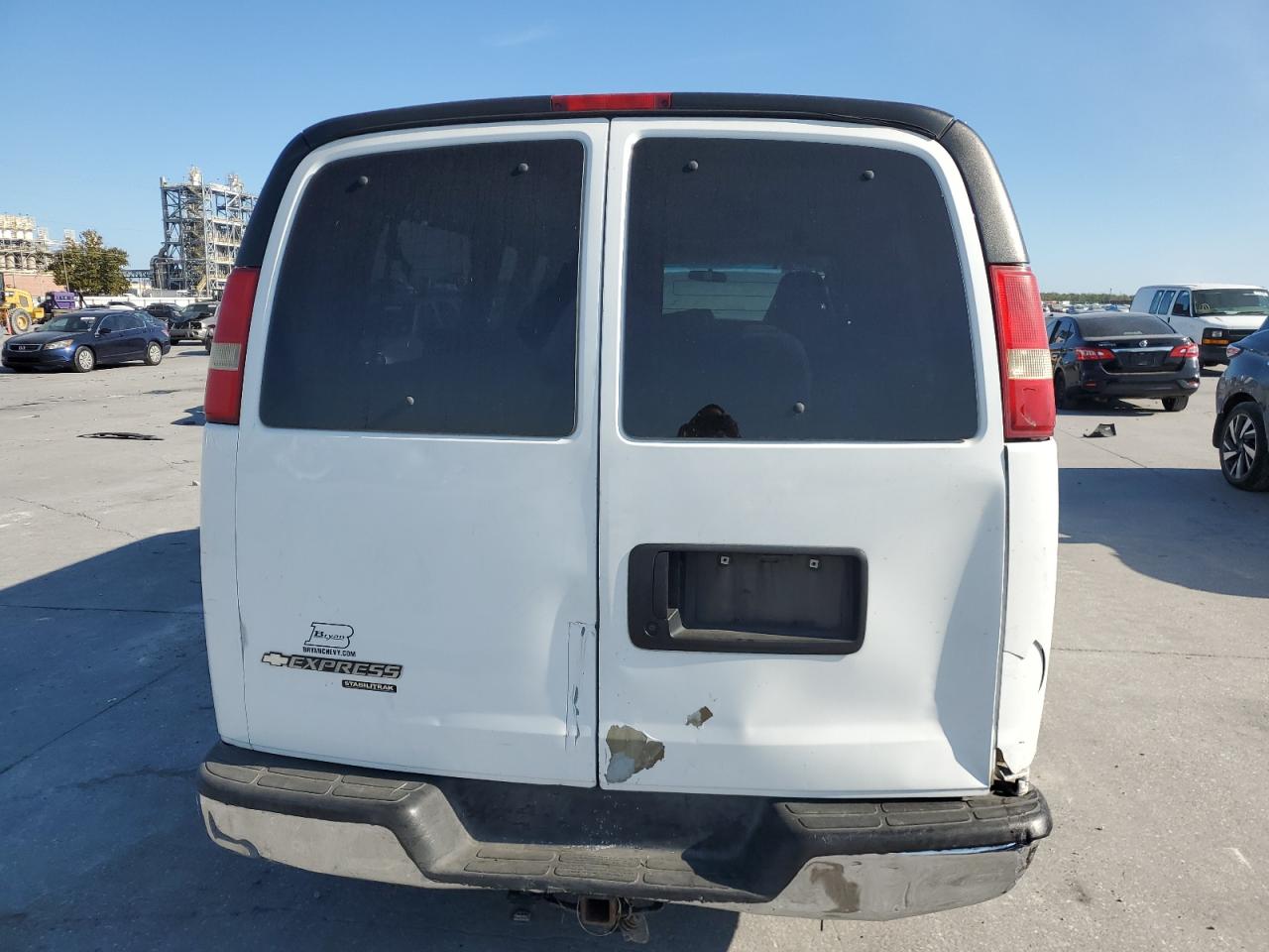 Photo 5 VIN: 1GAHG39K781163702 - CHEVROLET EXPRESS 