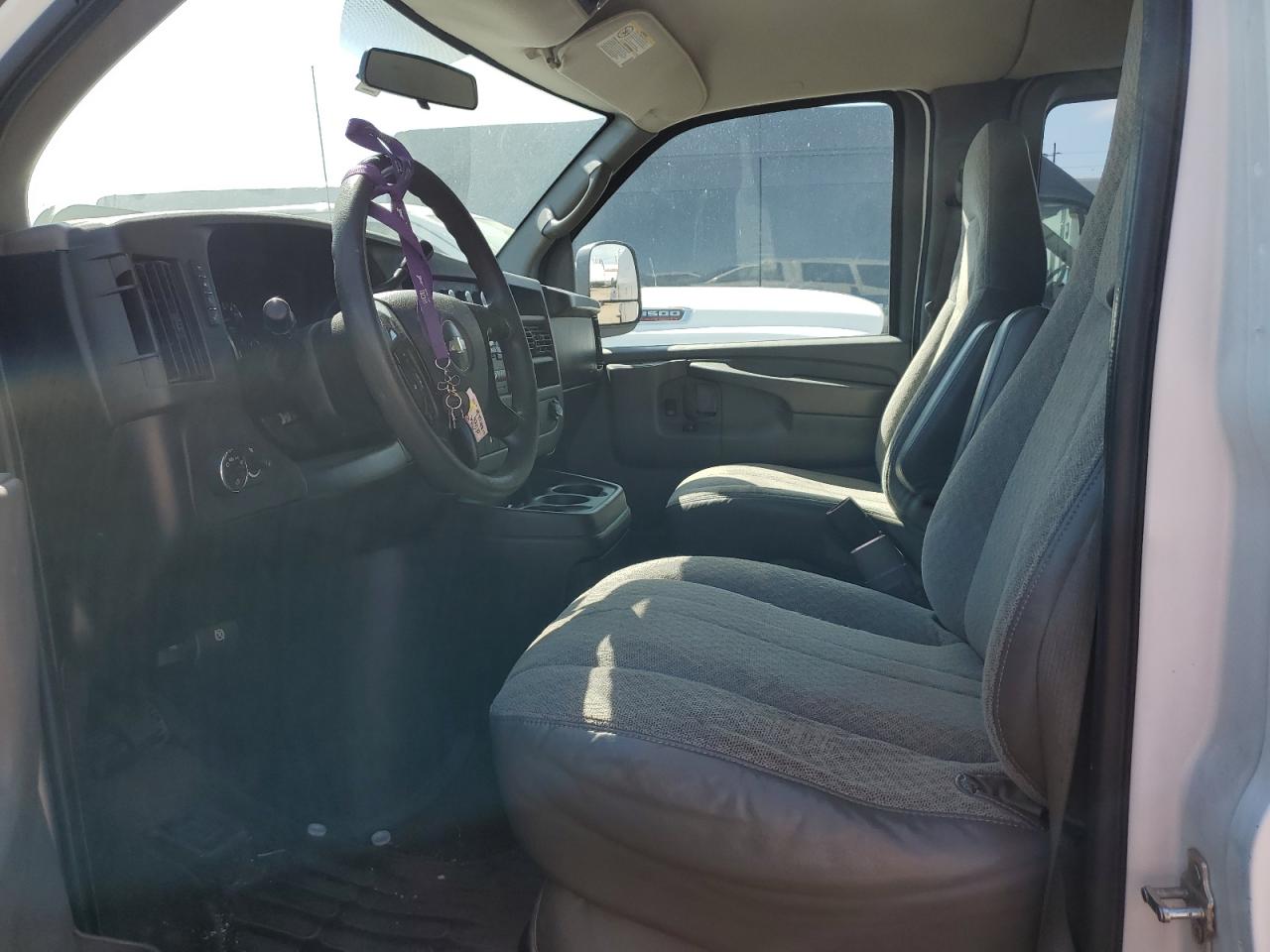 Photo 6 VIN: 1GAHG39K881117408 - CHEVROLET EXPRESS 