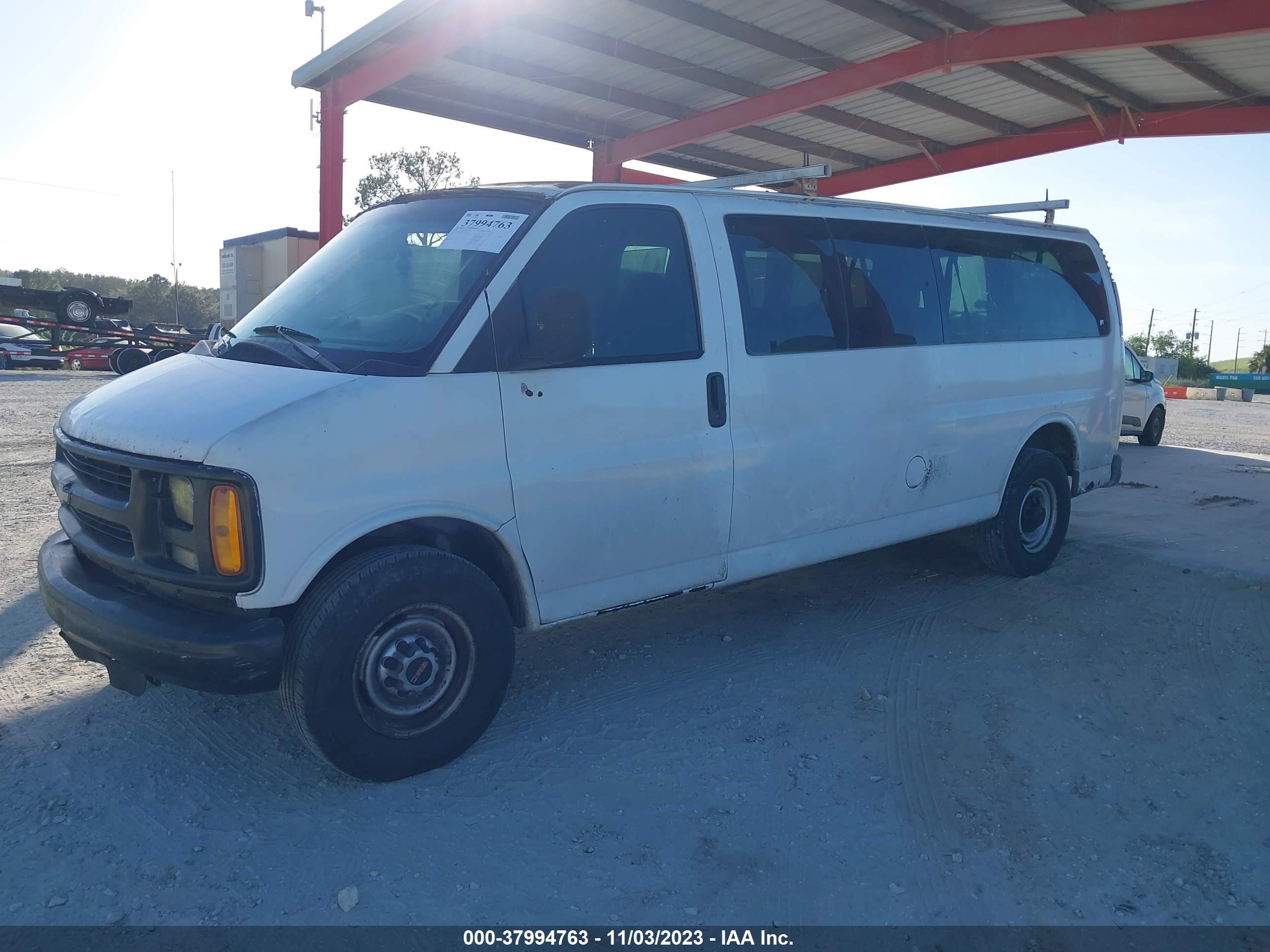 Photo 1 VIN: 1GAHG39R211177722 - CHEVROLET EXPRESS 