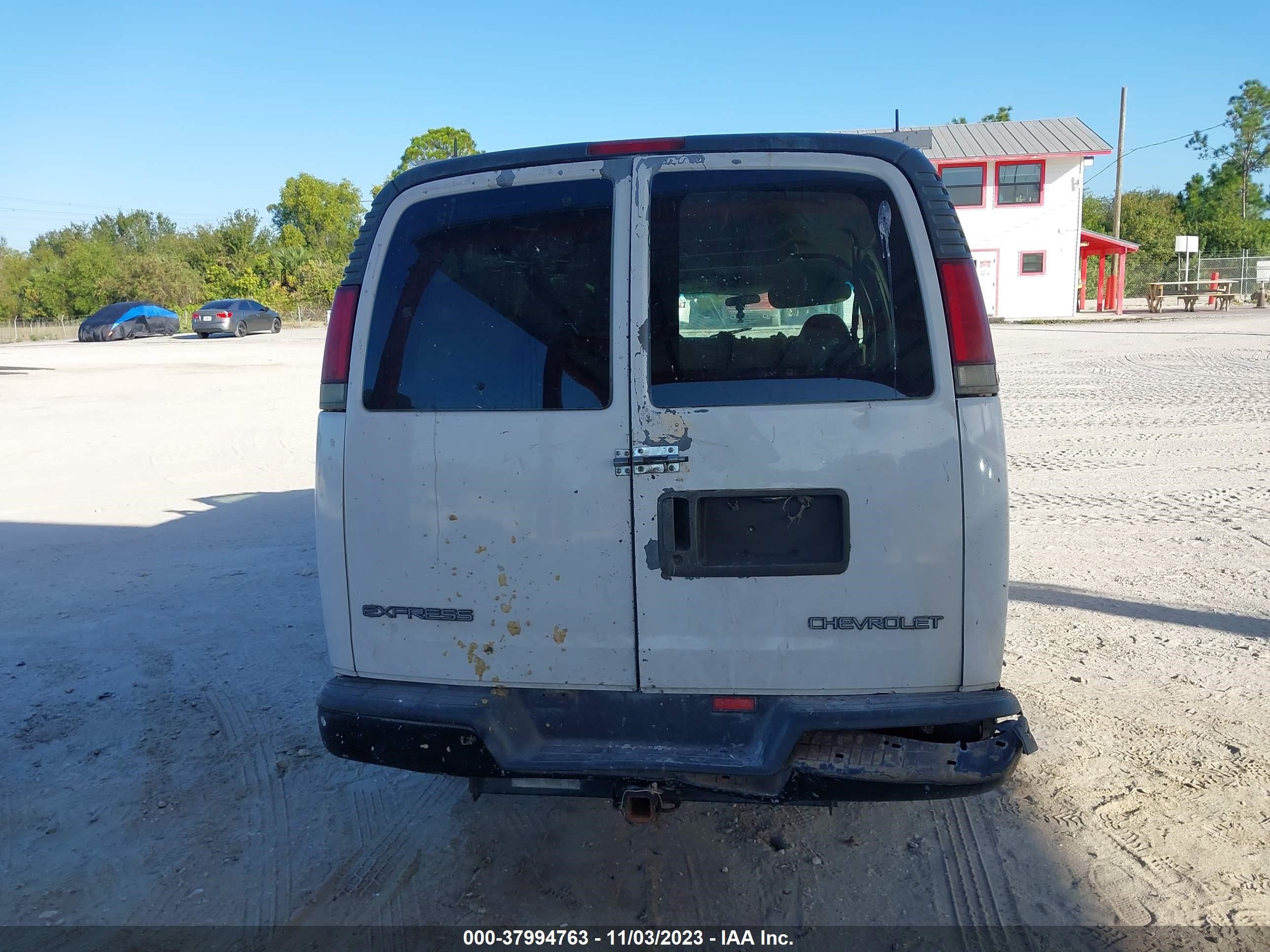 Photo 15 VIN: 1GAHG39R211177722 - CHEVROLET EXPRESS 