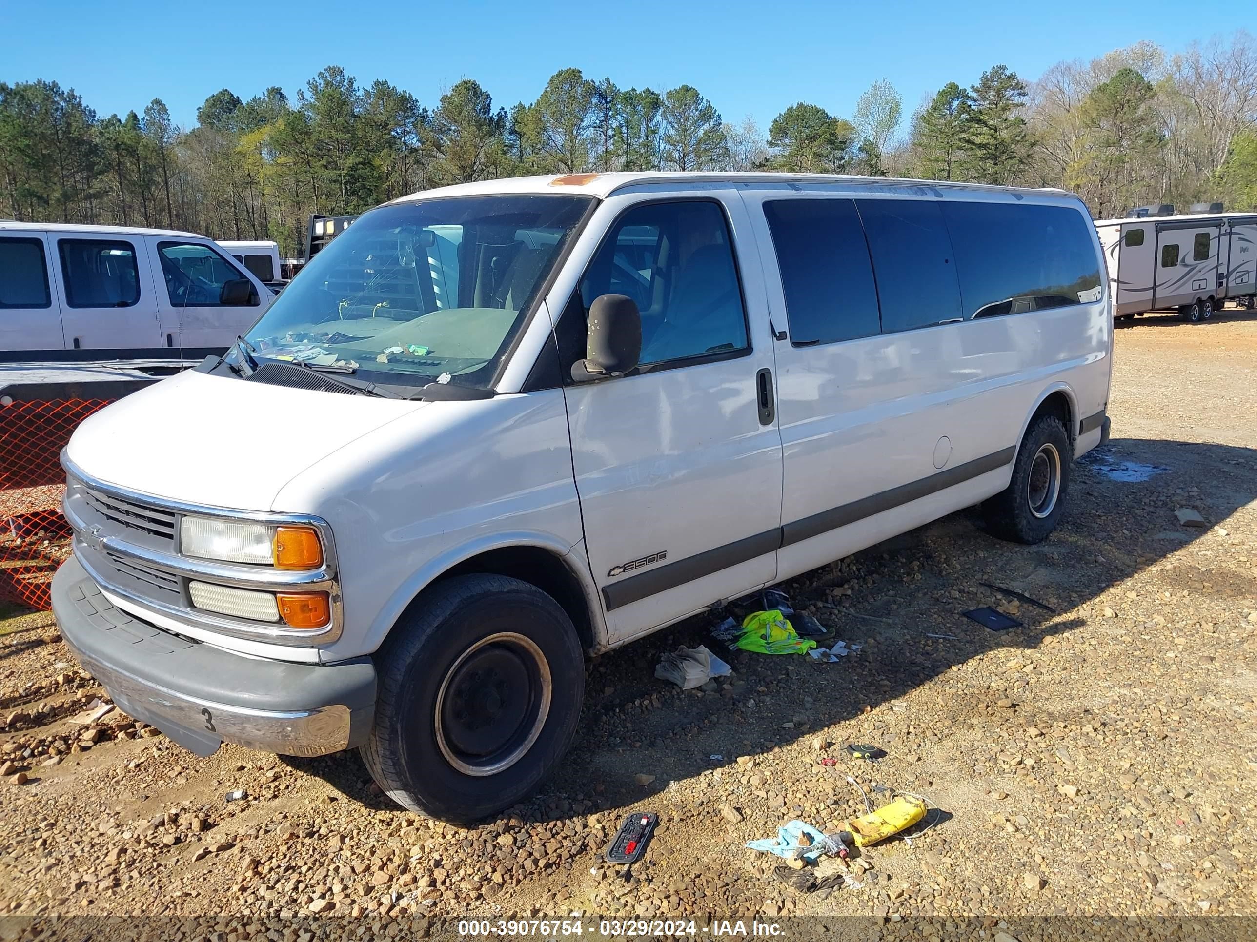 Photo 1 VIN: 1GAHG39R311182878 - CHEVROLET EXPRESS 