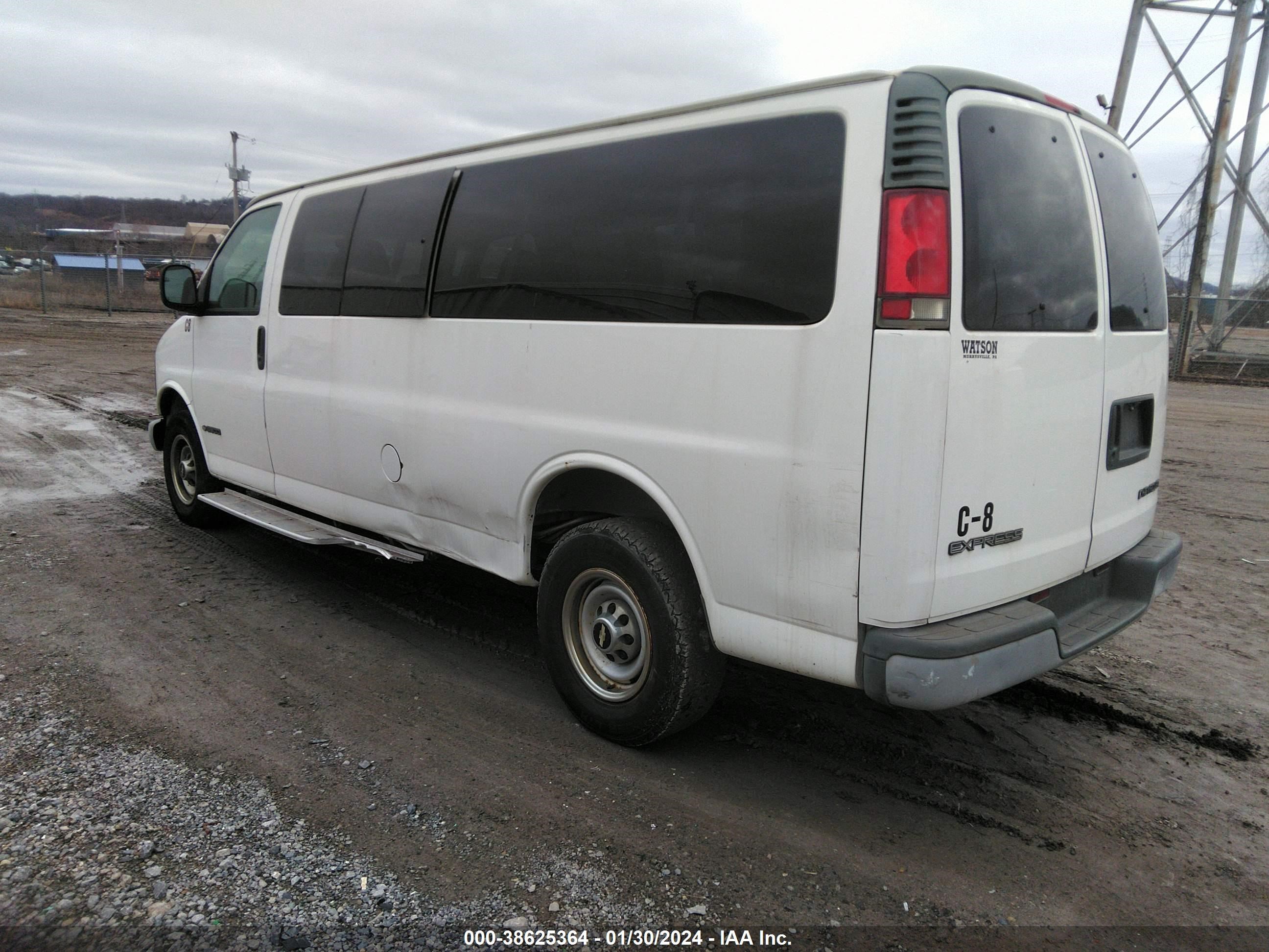 Photo 2 VIN: 1GAHG39R5W1051474 - CHEVROLET EXPRESS 