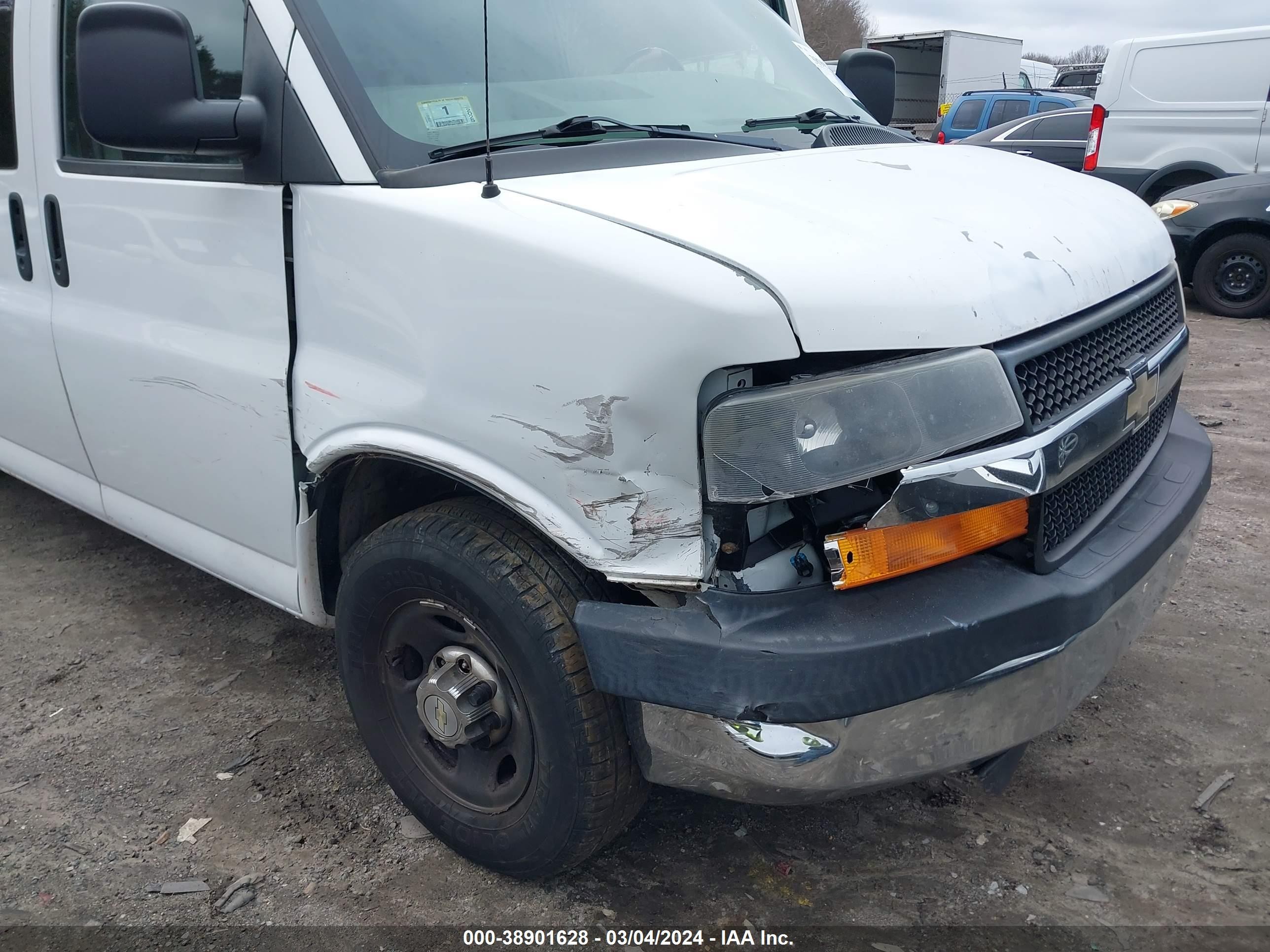 Photo 5 VIN: 1GAHG39U471212435 - CHEVROLET EXPRESS 