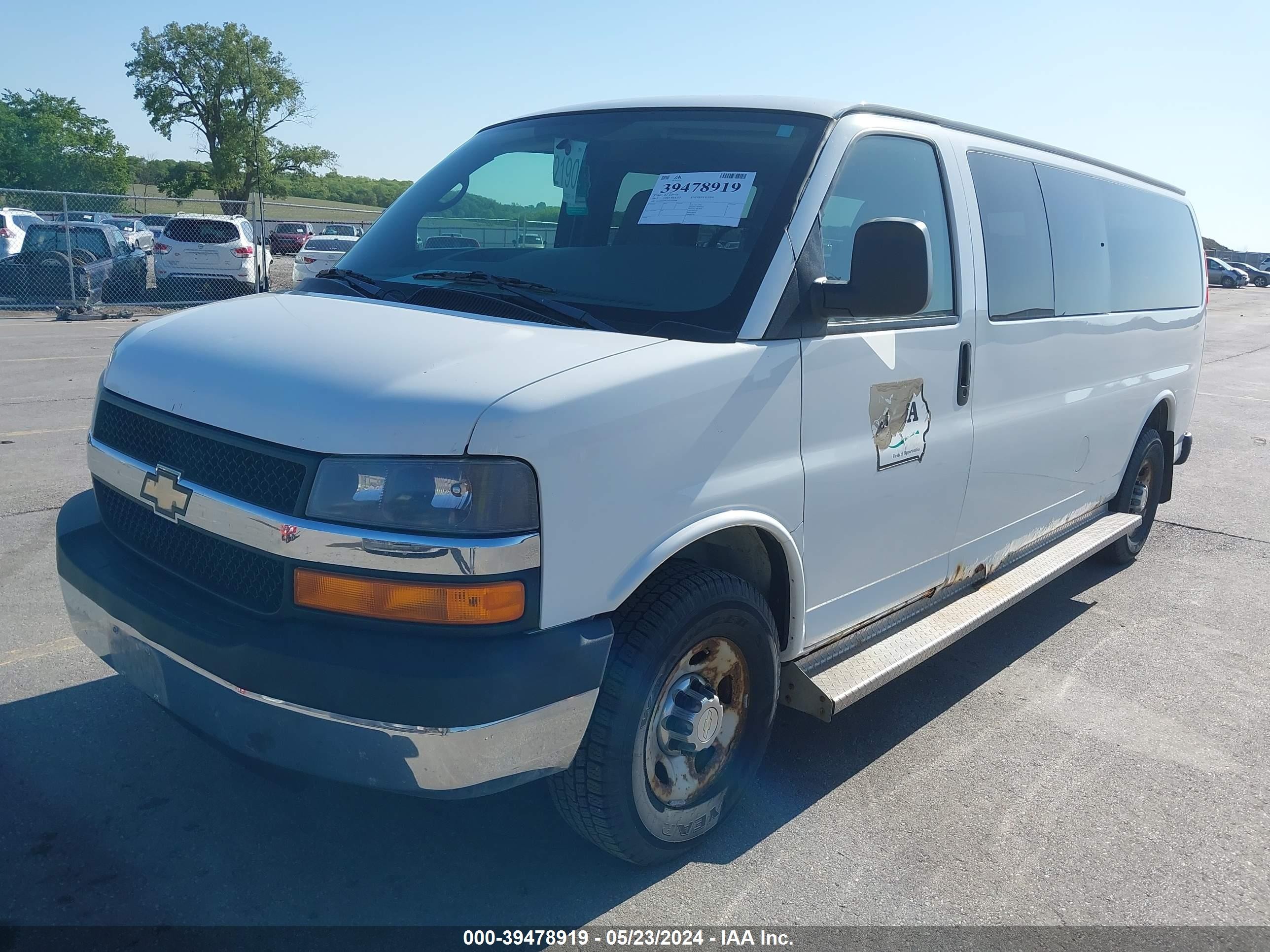 Photo 1 VIN: 1GAHG39U471251686 - CHEVROLET EXPRESS 