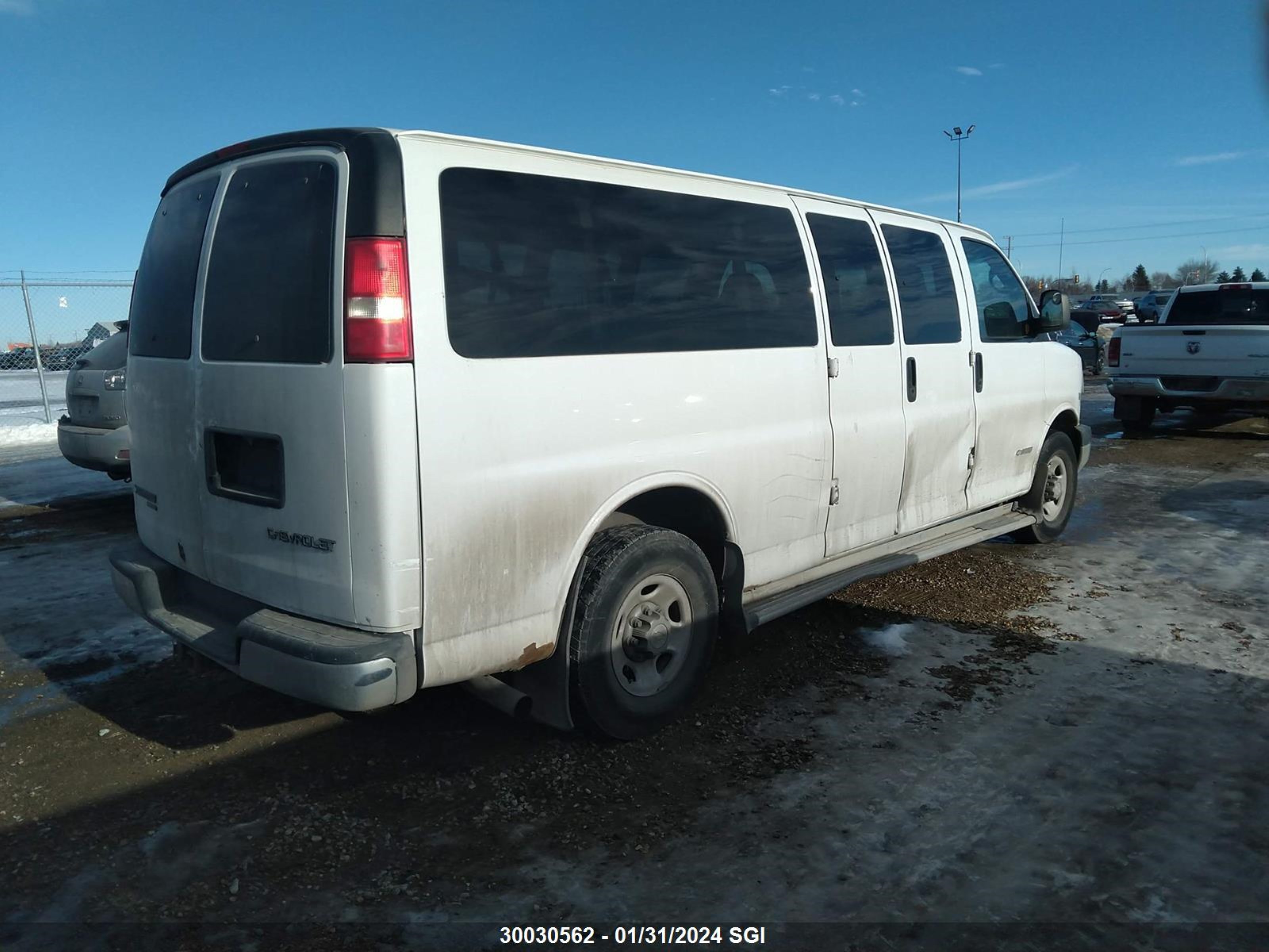 Photo 3 VIN: 1GAHG39U651257891 - CHEVROLET EXPRESS 