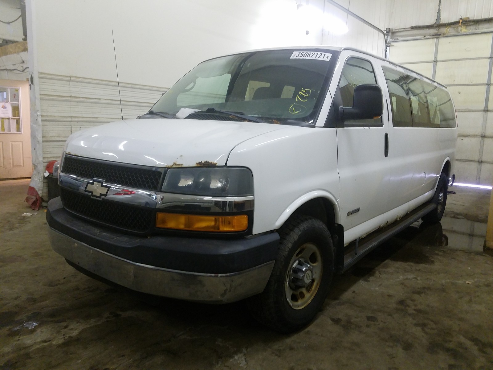 Photo 1 VIN: 1GAHG39U661240056 - CHEVROLET EXPRESS G3 