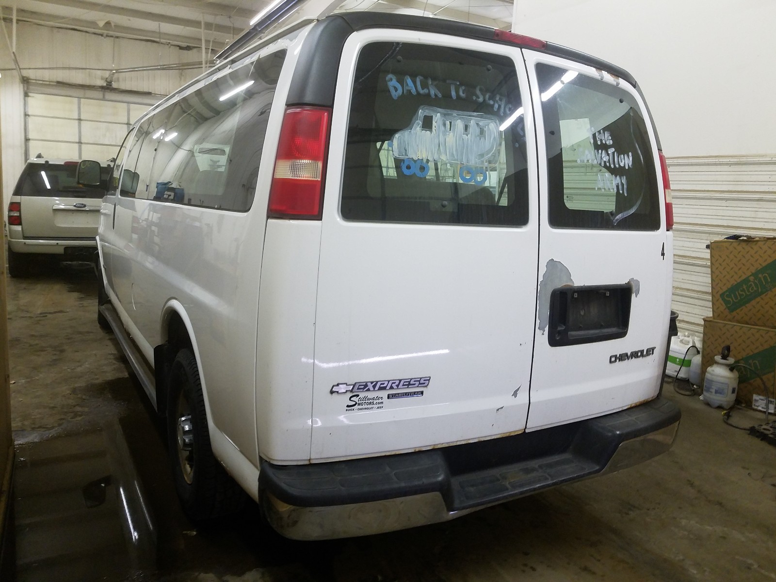 Photo 2 VIN: 1GAHG39U661240056 - CHEVROLET EXPRESS G3 