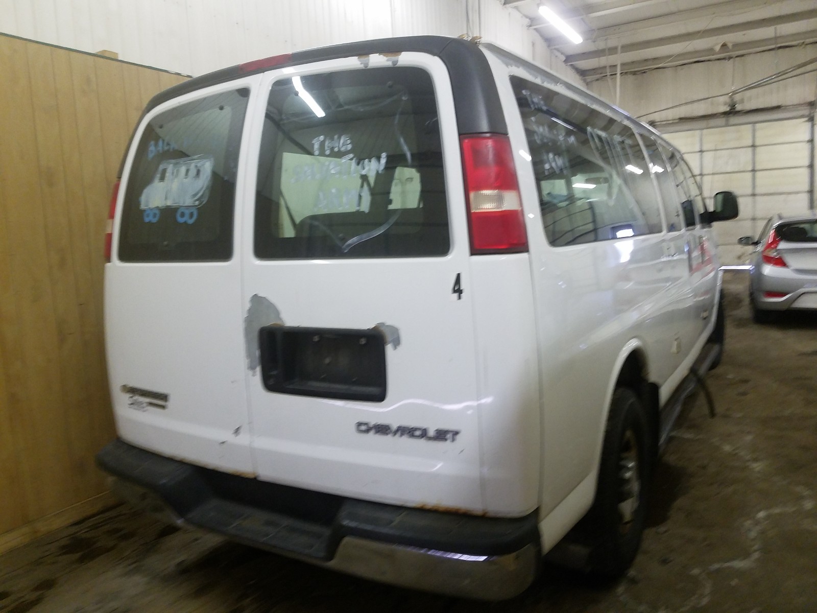 Photo 3 VIN: 1GAHG39U661240056 - CHEVROLET EXPRESS G3 