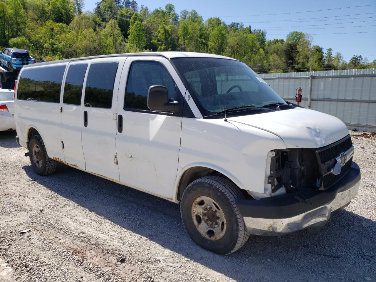 Photo 3 VIN: 1GAHG39U851107474 - CHEVROLET EXPRESS 