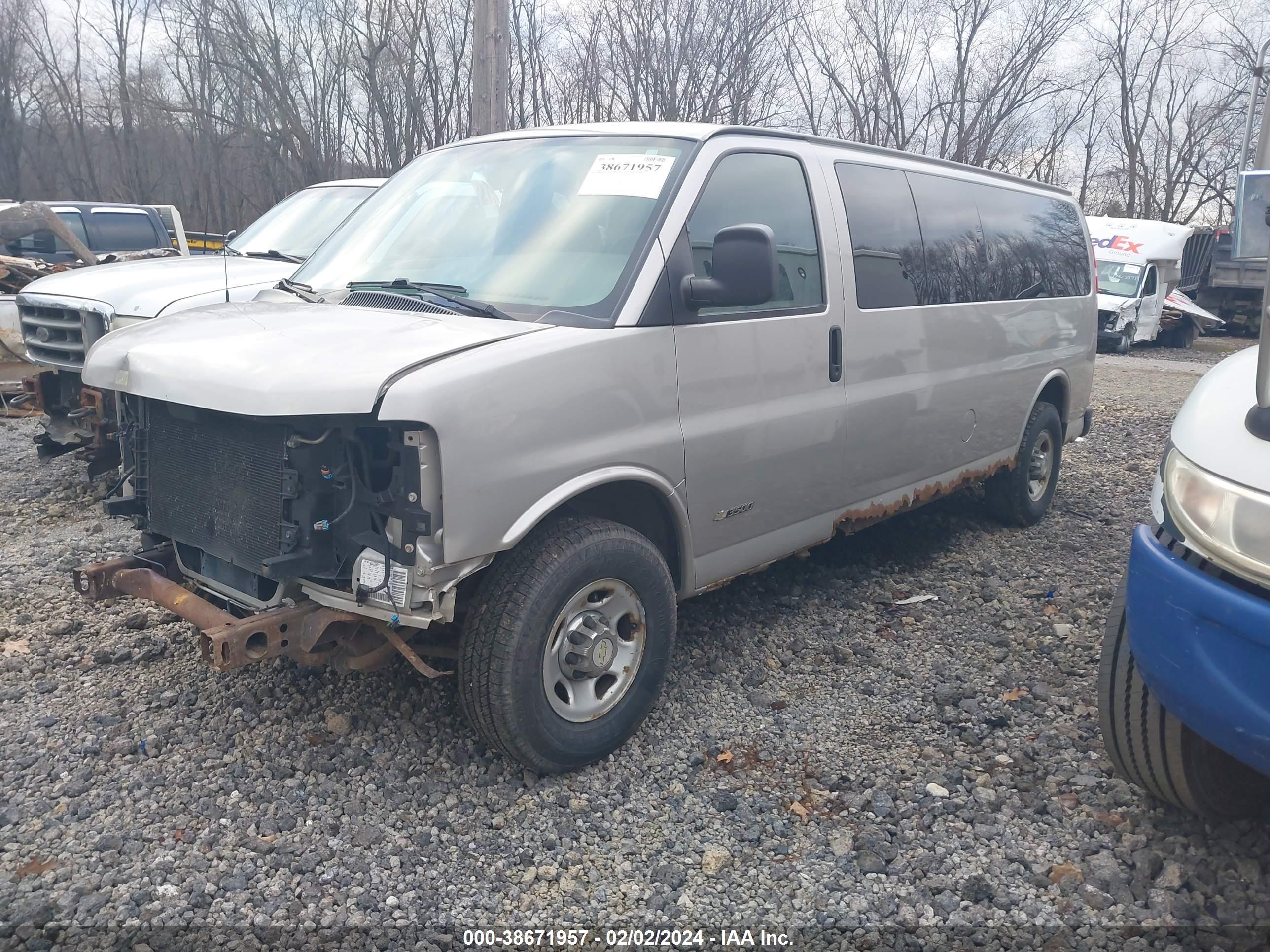 Photo 1 VIN: 1GAHG39UX51258445 - CHEVROLET EXPRESS 