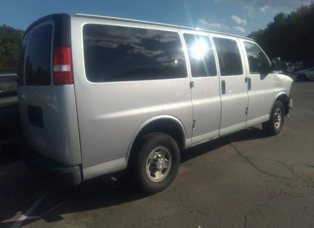 Photo 3 VIN: 1GAWGEFF5G1205034 - CHEVROLET EXPRESS PASSENGER 