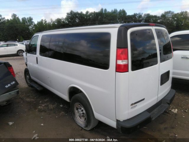 Photo 2 VIN: 1GAWGEFP0L1263328 - CHEVROLET EXPRESS PASSENGER 