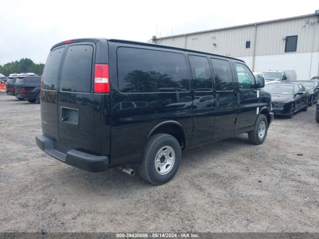 Photo 3 VIN: 1GAWGEFP1R1176823 - CHEVROLET EXPRESS PASSENGER 