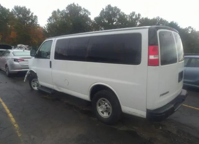 Photo 2 VIN: 1GAWGEFP3K1365785 - CHEVROLET EXPRESS PASSENGER 