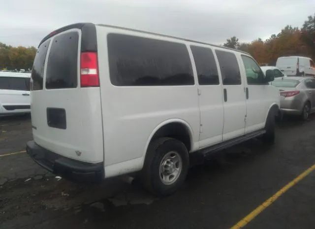 Photo 3 VIN: 1GAWGEFP3K1365785 - CHEVROLET EXPRESS PASSENGER 