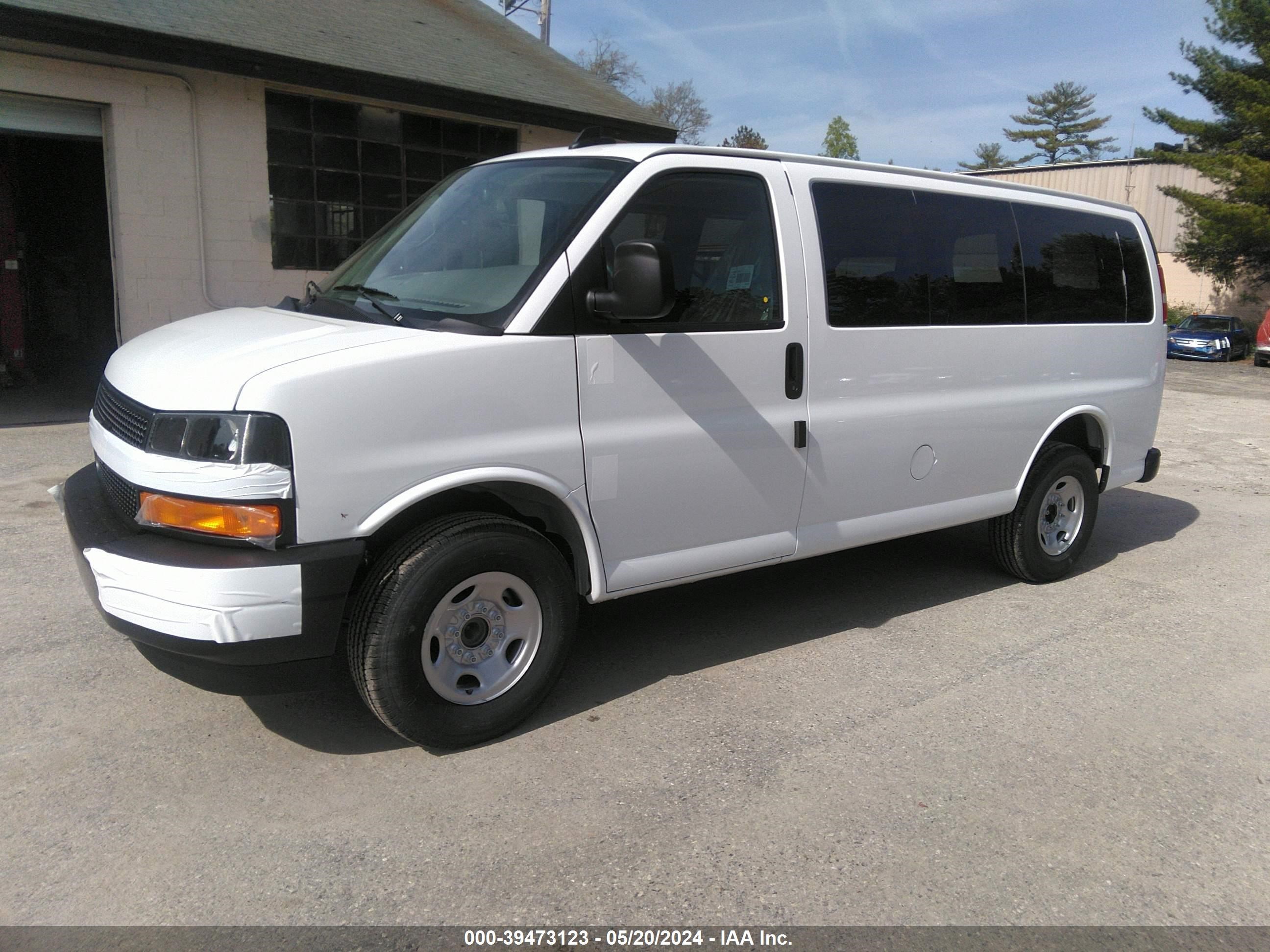 Photo 1 VIN: 1GAWGEFP9R1177721 - CHEVROLET EXPRESS 