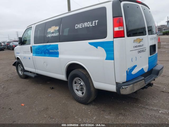 Photo 2 VIN: 1GAWGFFG0G1327461 - CHEVROLET EXPRESS 2500 