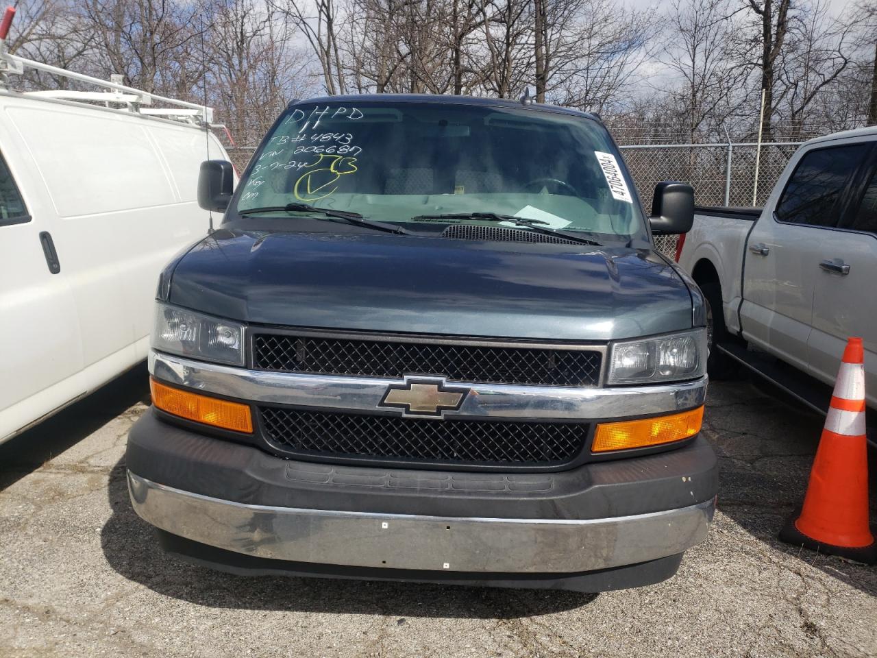 Photo 4 VIN: 1GAWGFFG0H1206687 - CHEVROLET EXPRESS 