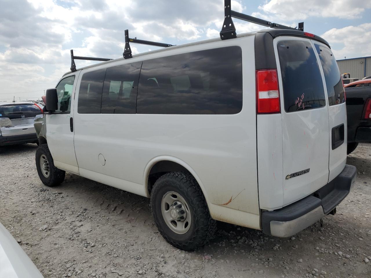 Photo 1 VIN: 1GAWGFFG0H1340695 - CHEVROLET EXPRESS 