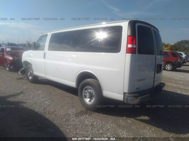 Photo 2 VIN: 1GAWGFFG1J1227621 - CHEVROLET EXPRESS PASSENGER 