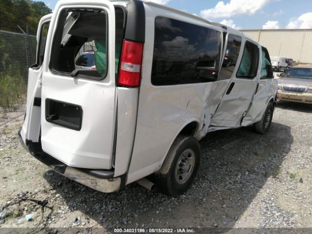 Photo 3 VIN: 1GAWGFFG6L1145449 - CHEVROLET EXPRESS PASSENGER 