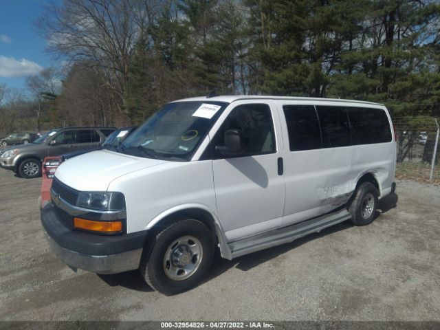 Photo 1 VIN: 1GAWGFFG8G1167958 - CHEVROLET EXPRESS PASSENGER 