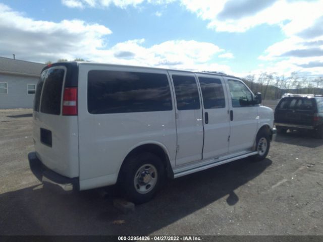 Photo 3 VIN: 1GAWGFFG8G1167958 - CHEVROLET EXPRESS PASSENGER 