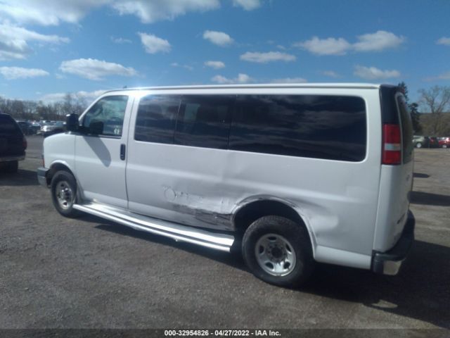 Photo 5 VIN: 1GAWGFFG8G1167958 - CHEVROLET EXPRESS PASSENGER 