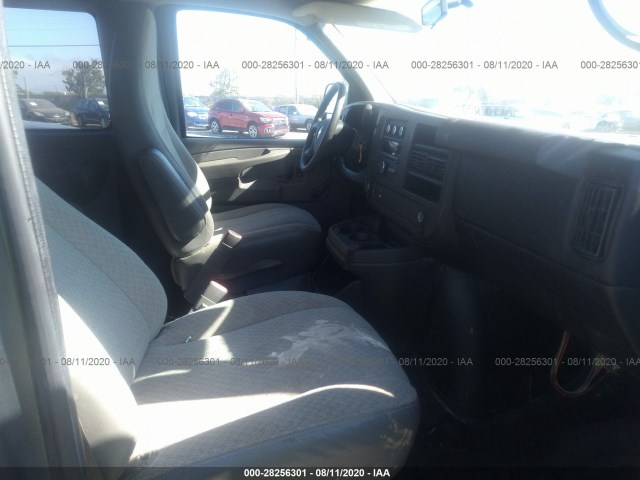 Photo 4 VIN: 1GAWGPFA2B1150454 - CHEVROLET EXPRESS PASSENGER 