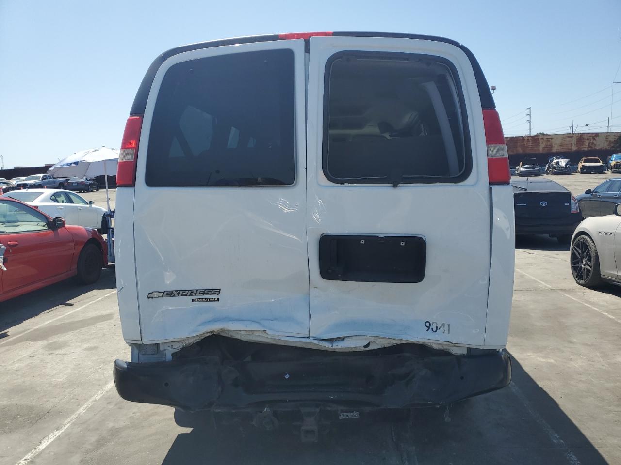 Photo 5 VIN: 1GAWGPFA4D1189176 - CHEVROLET EXPRESS 