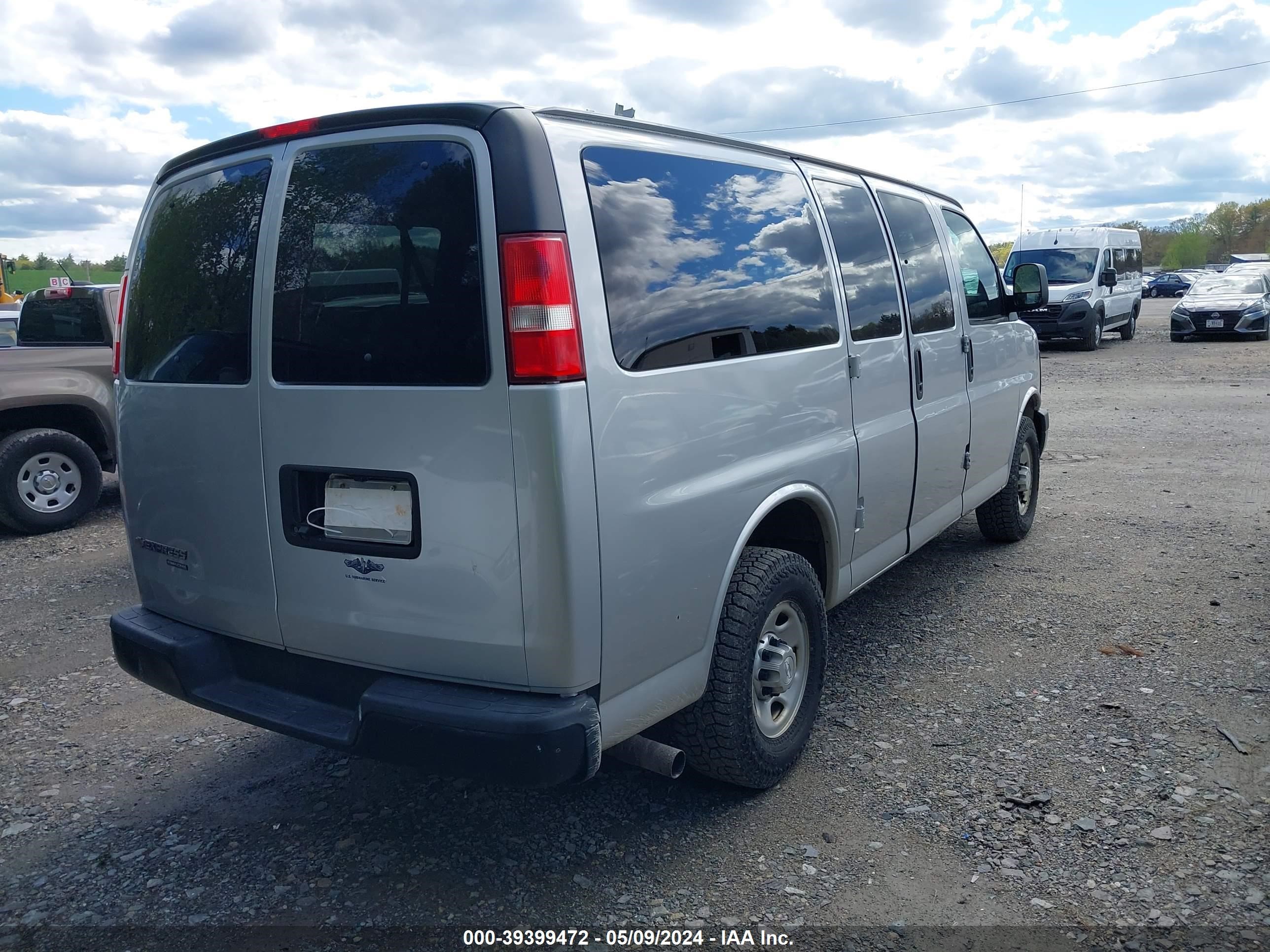 Photo 3 VIN: 1GAWGPFG0F1280405 - CHEVROLET EXPRESS 